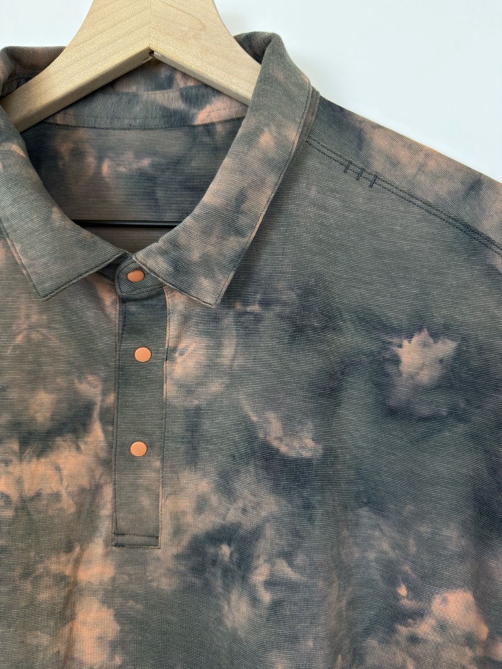 Lululemon Polo Shirt Mens L Tie Dye Brown Black Short Sleeve Performance - Picture 2 of 6